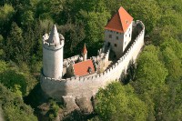 /album/fotogalerie-hrad-kokorin-romanticka-hradni-zricenina/hrad-kokorin-jpg/